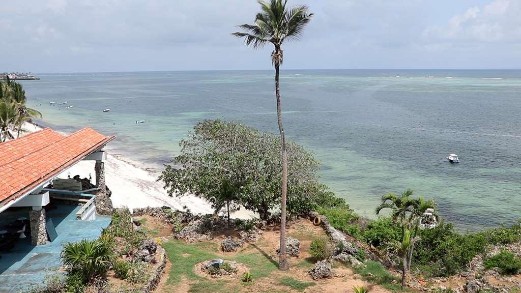 Mombasa Beach Hotel Bagian luar foto